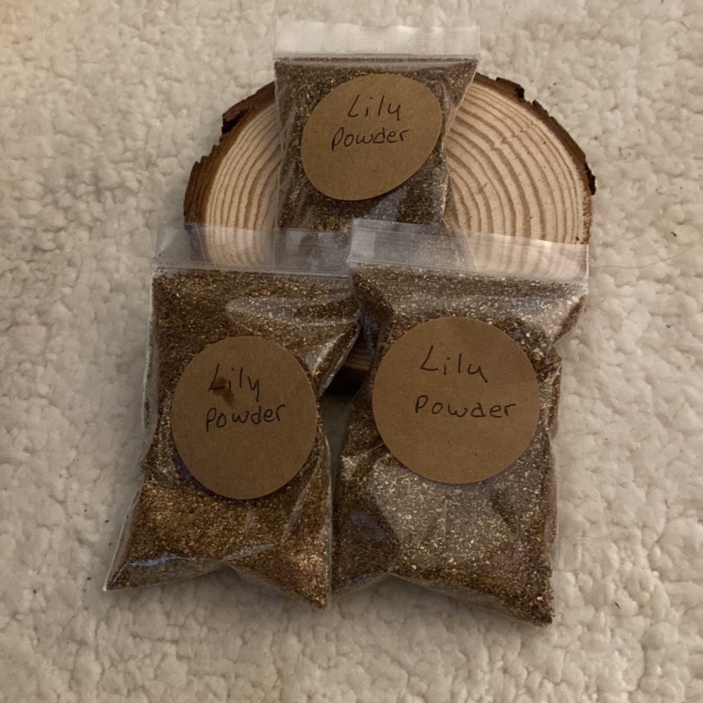 Lily powder